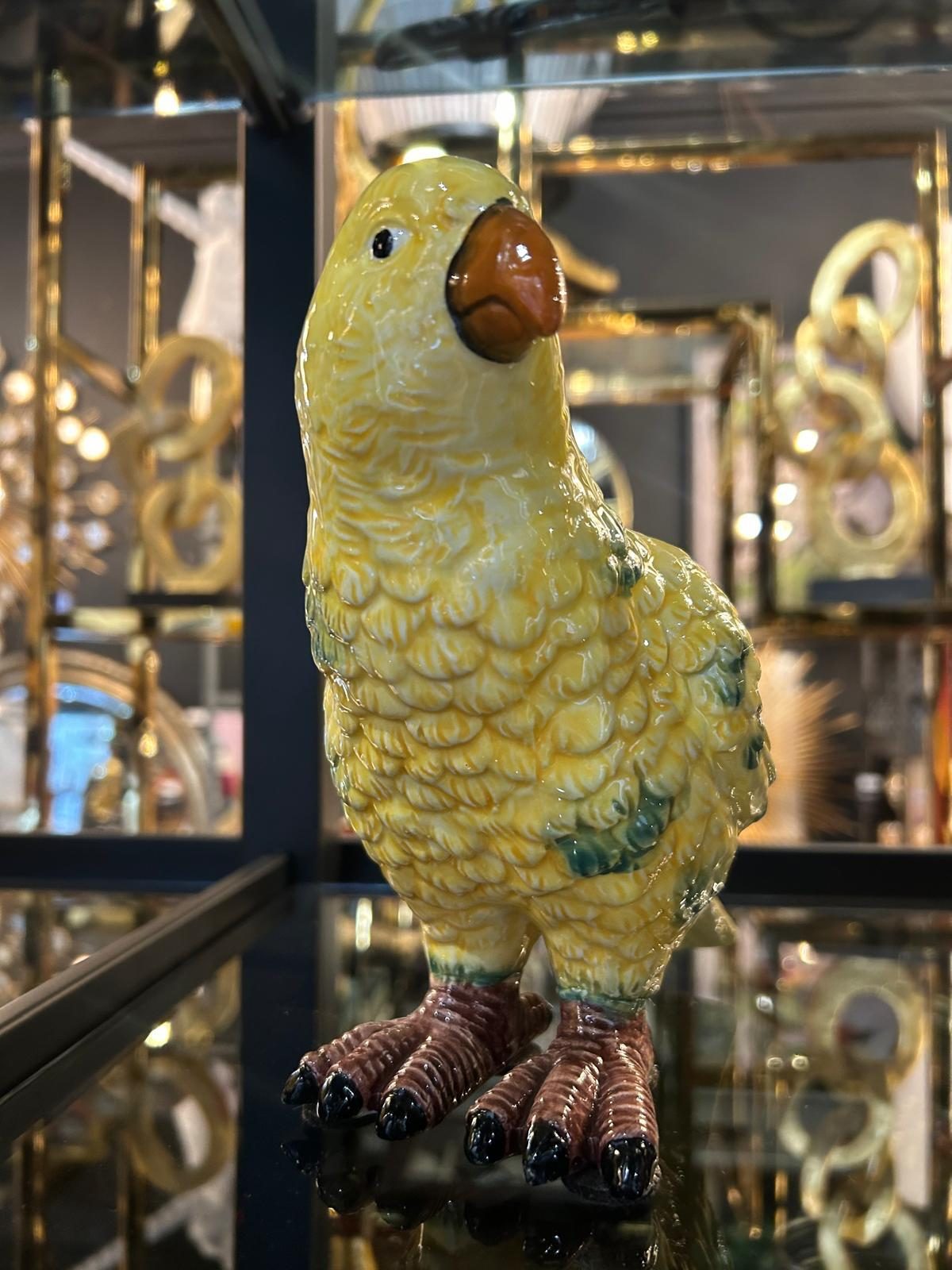 Perroquet en céramique jaune, pièce décorative de caractère